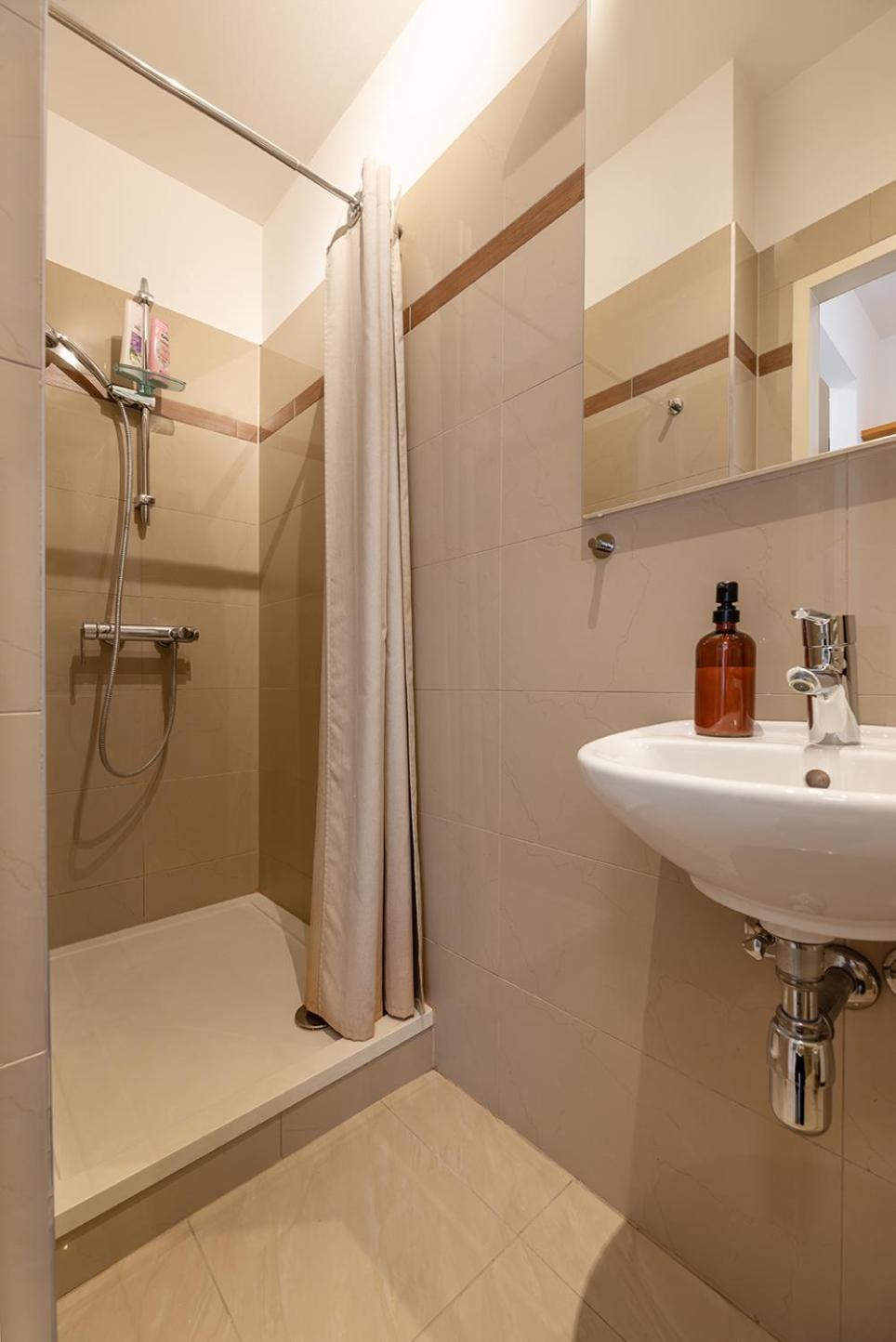 Zentral Und Ruhig Bei Schoenbrunn Apartment Wien