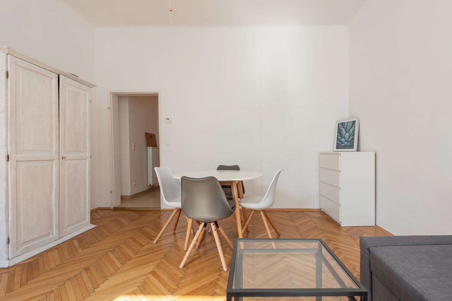 Apartment Zentral Und Ruhig Bei Schoenbrunn Wien